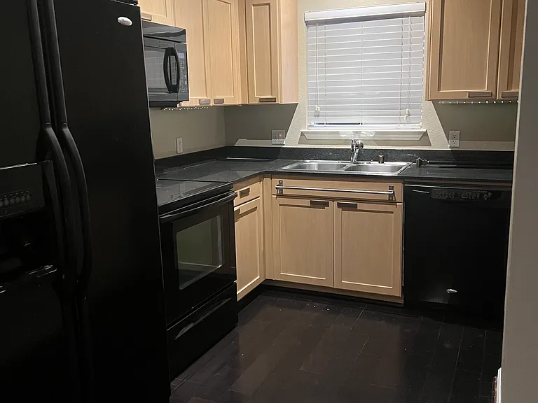 1818 Moore Blvd — Photo 6