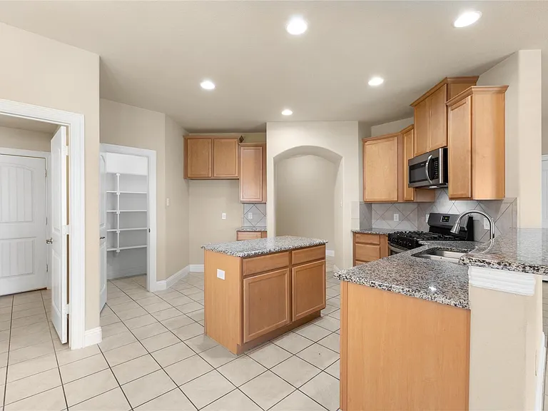 3816 Fordham St — Photo 3