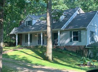 7644 Maltby Rd, Brighton, MI 48116