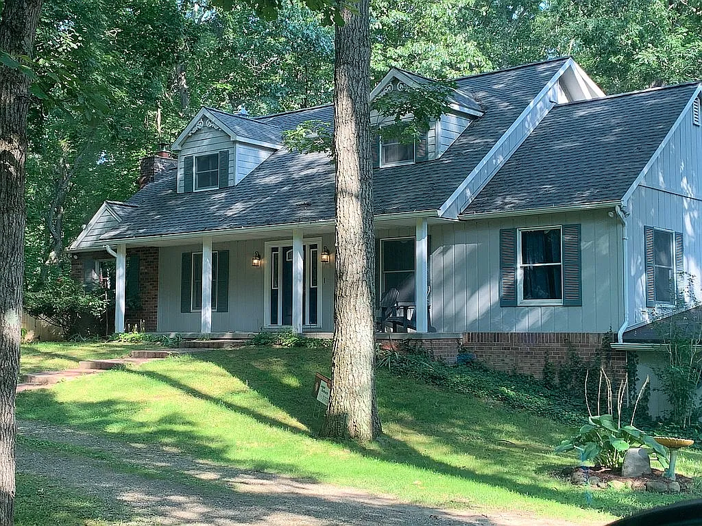 7644 Maltby Rd photo 1
