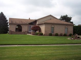 12344 Cedar Dr, Shelby Township, MI