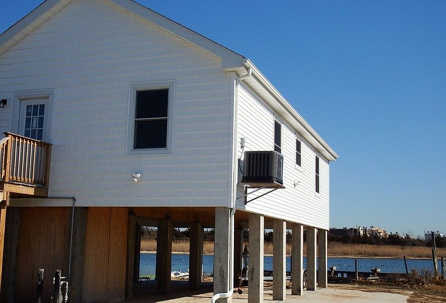 827 Blvd, Lindenhurst, NY 11757 Zillow