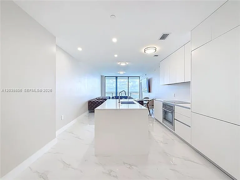 700 NE 24th St #4904 — Photo 8