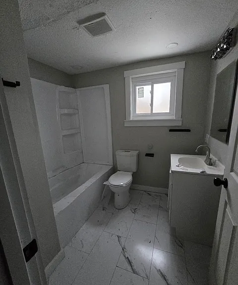 1600 E 49th St #2 — Photo 18