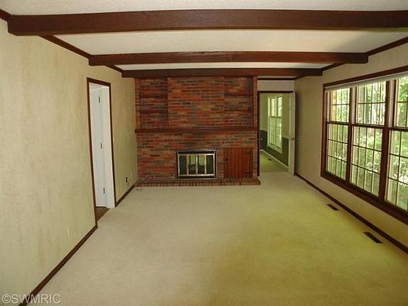 3rd image of 1507 Desmond St