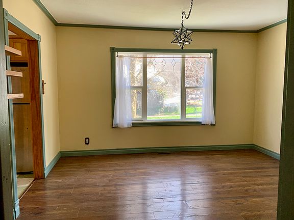 4th image of 1527 E 11th Ave