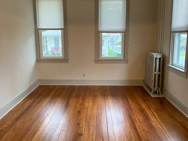 210 N Lancaster St — Photo 15