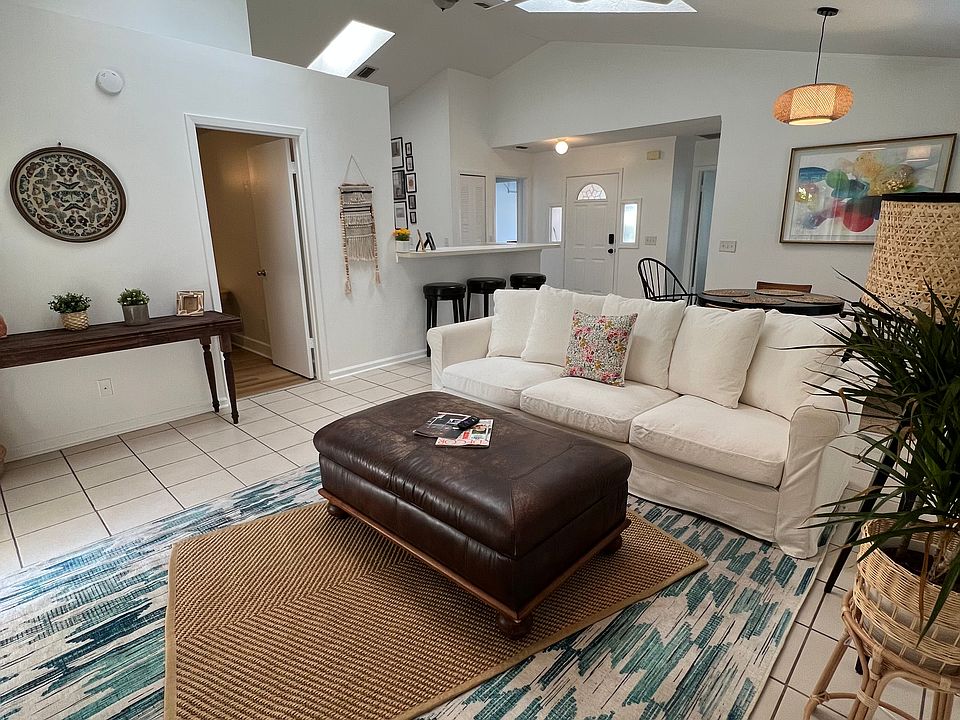 1st image of 14284 Satinwood Dr