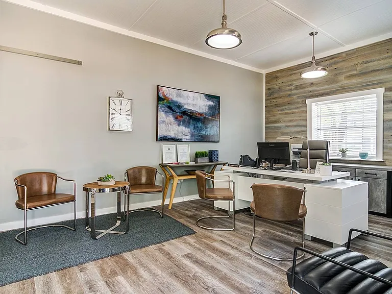 Leasing Office