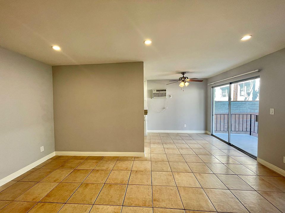 1st image of 442 S Mariposa Ave