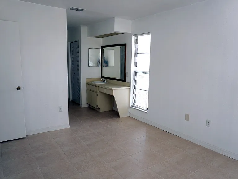 Primary bedroom vanity/sink feature