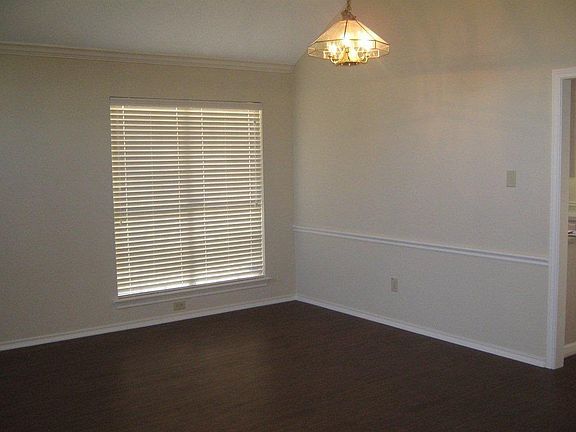 2nd image of 1907 Mill Pond Dr
