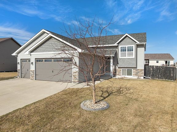 2nd image of 2732 Heritage Dr