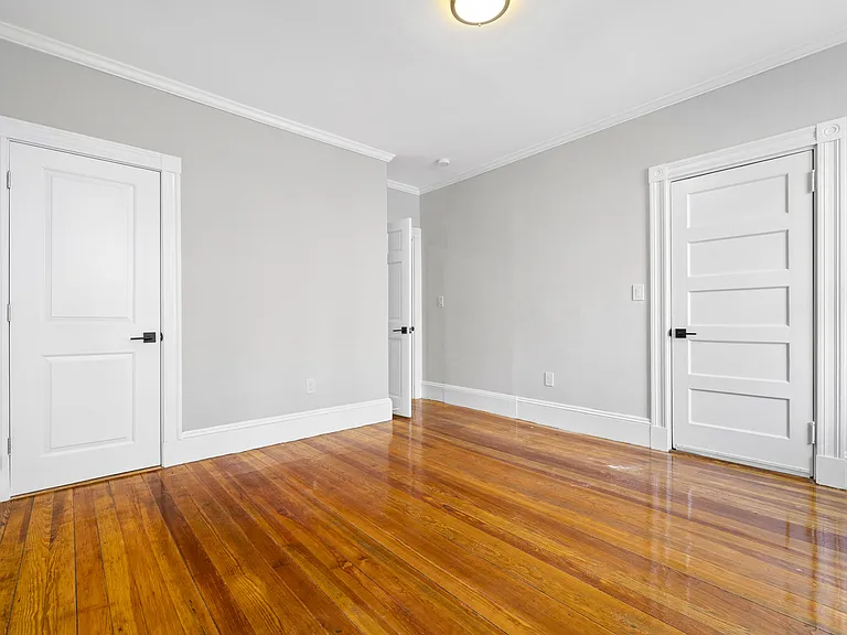 131 Cottage St #1R — Photo 5