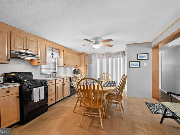 27 Buttercup Rd, Wildwood, NJ 08260