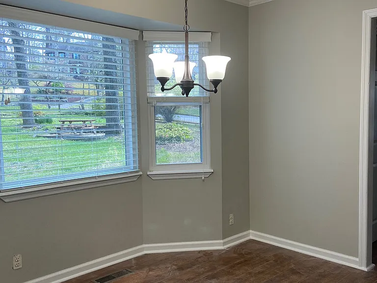 313 Timberhill Ct — Photo 12