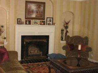 6035 N Saint Louis Ave, Chicago, IL 60659