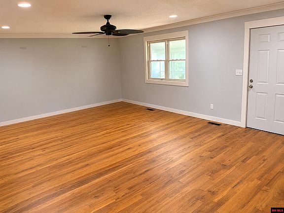 2nd image of 2116 Newberry Rd