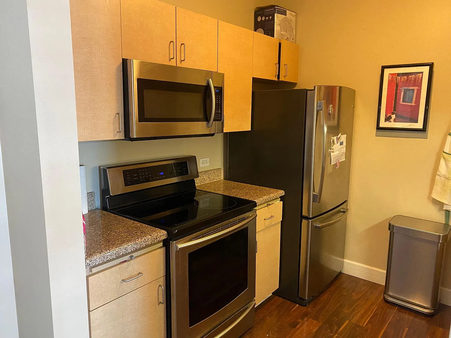 425 W Beech St — Photo 2