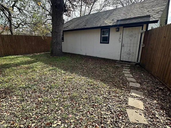 3718 Moore St, Houston, TX 77009