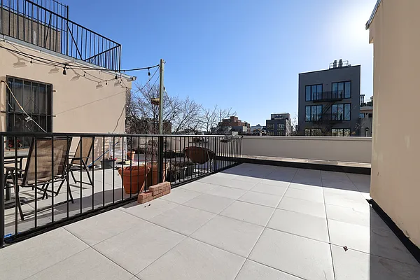 Rented by Brick&Mortar | media 8