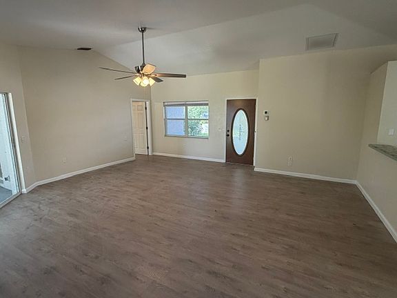 5th image of 105 Sidney Ct