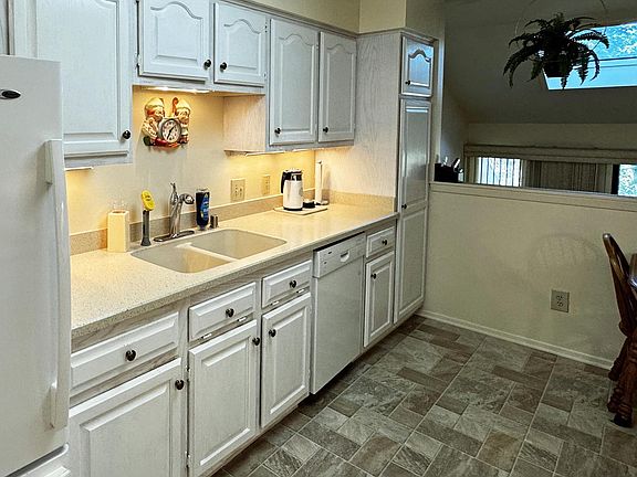 3rd image of 2935 Old Mill DRIVE