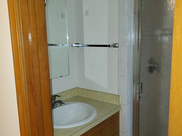 10904 N Lee Ave — Photo 9