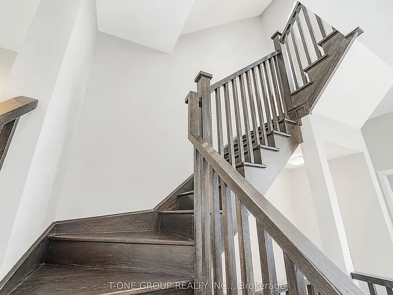 55 Sutton Ave — Photo 29