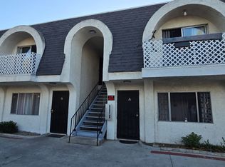 392 Pala Vista Dr APT D, Vista, CA 92083