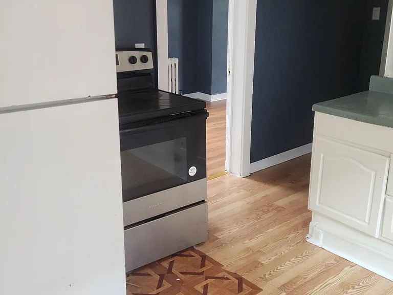 1031 Webster St #2 — Photo 6