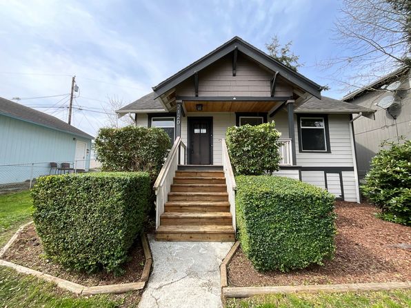 2120 E Grand Ave