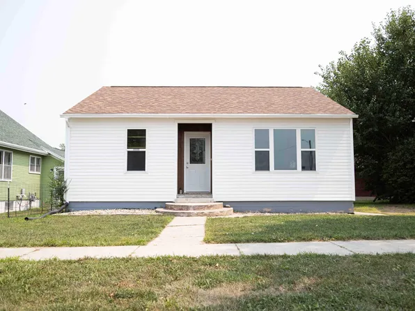 402 S Carpenter St, Tripp, SD 57376