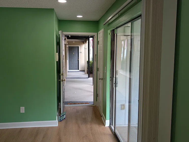 2011 Wingate Way #2011 — Photo 2