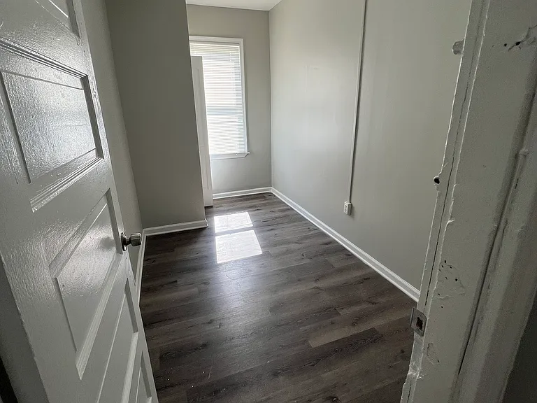 2109 Homewood Ave — Photo 10