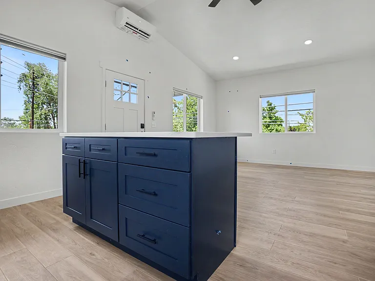 1102 Chipeta Ave — Photo 7