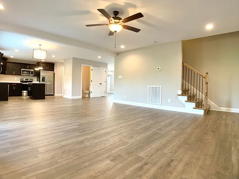 733 Banister Dr — Photo 15