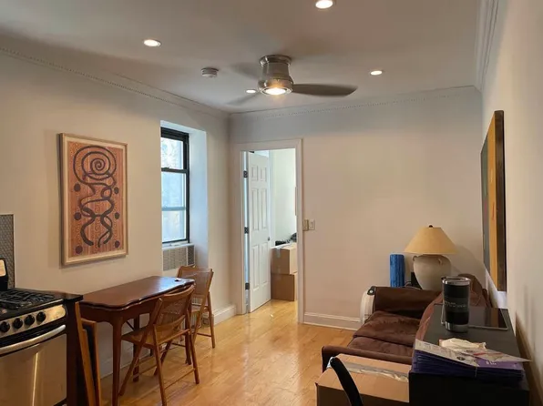 227 Kingland Avenue image 1 of 5