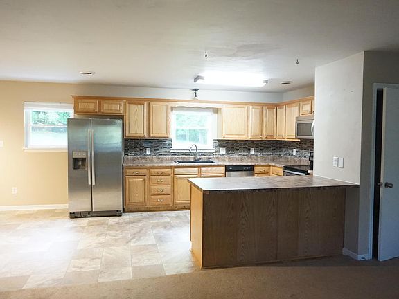 3rd image of 8433 Starlight Ln