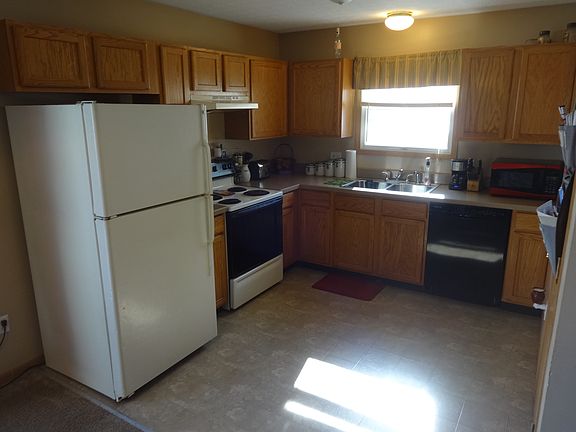 Lots of Oak Cabinetry