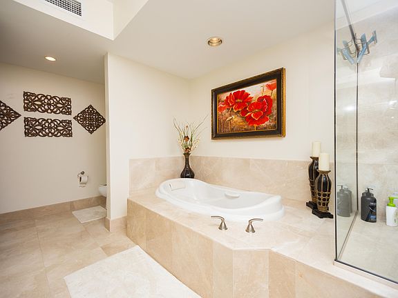 5th image of 241 Riverside Dr Unit 1408
