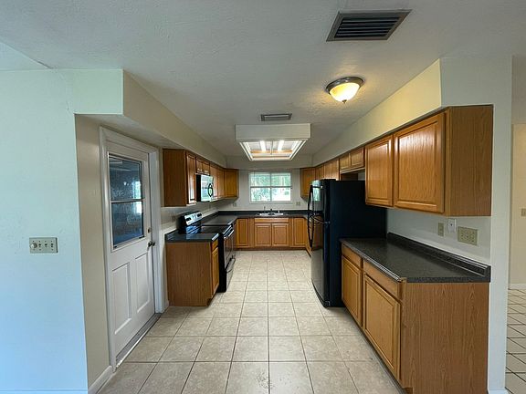 3rd image of 524 Pelican Bay Dr