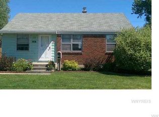 20 Loretto Dr, Cheektowaga, NY 14225