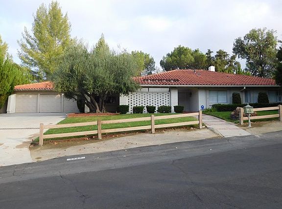 2nd image of 4342 Hunt Club Ln