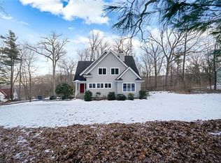 99 Summit Ave, Central Valley, NY 10917