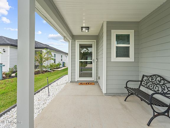 3rd image of 62 NEWLAND Court