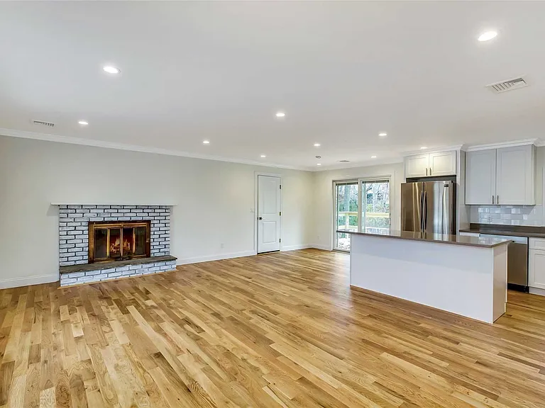 51 Ocean Ave — Photo 3
