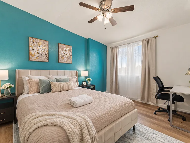 1105 W Berkeley Ct — Photo 45