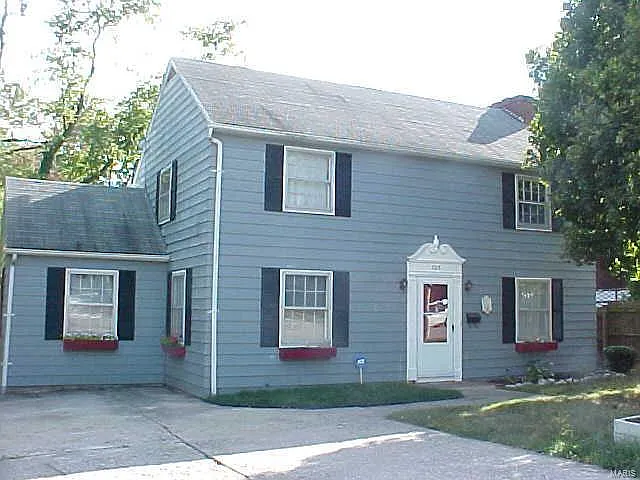 705 Euclid Pl photo 1