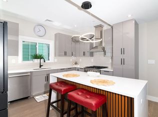 13 Arlington St Condominium, Somerville, MA 02145